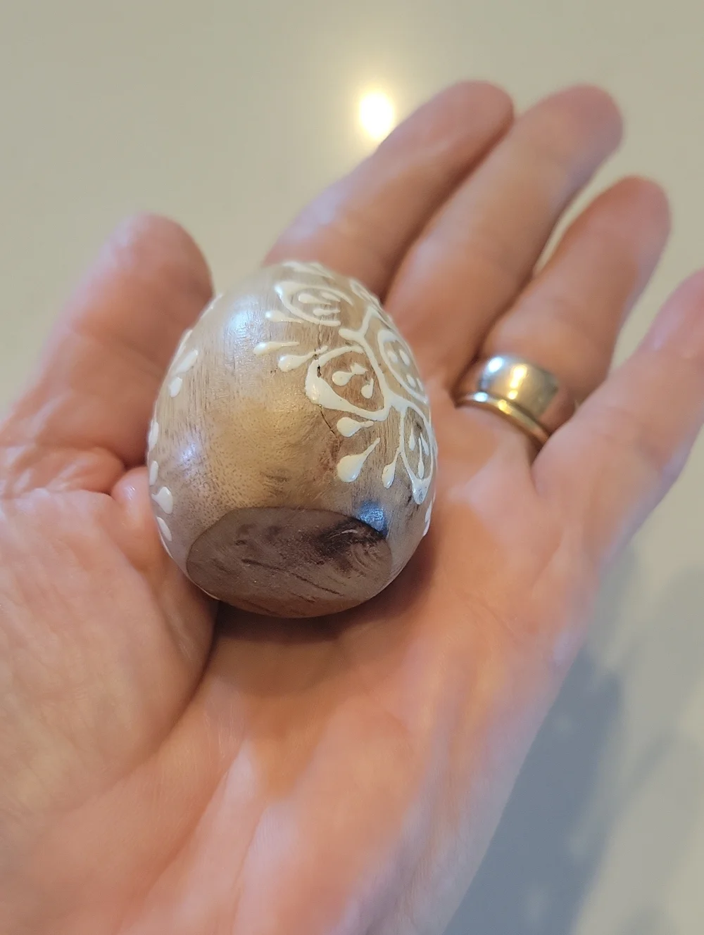 PB Wood Easter Egg Knick Knack